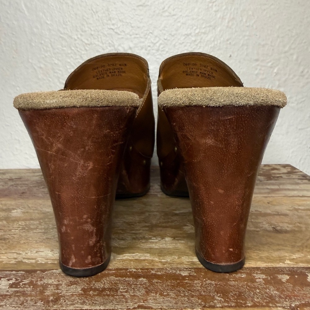 Vintage Xhilaration Women's 8.5 Clogs Brown‎ Leather Floral Chunky 90s Y2K - Picture 5 of 9